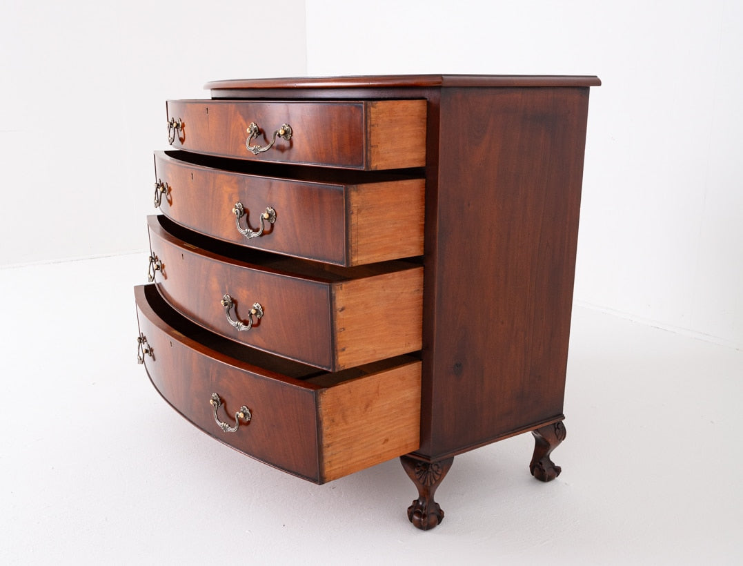 Mahogany Bow Front Chest of drawers.