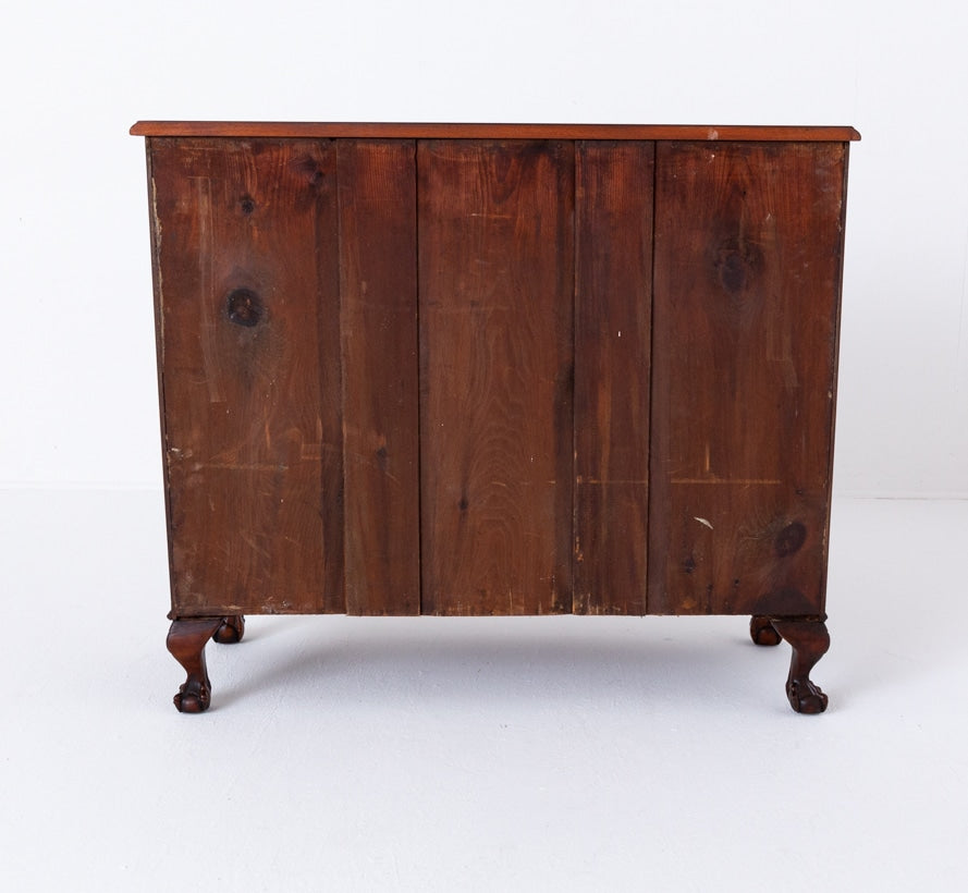 Mahogany Bow Front Chest of drawers.