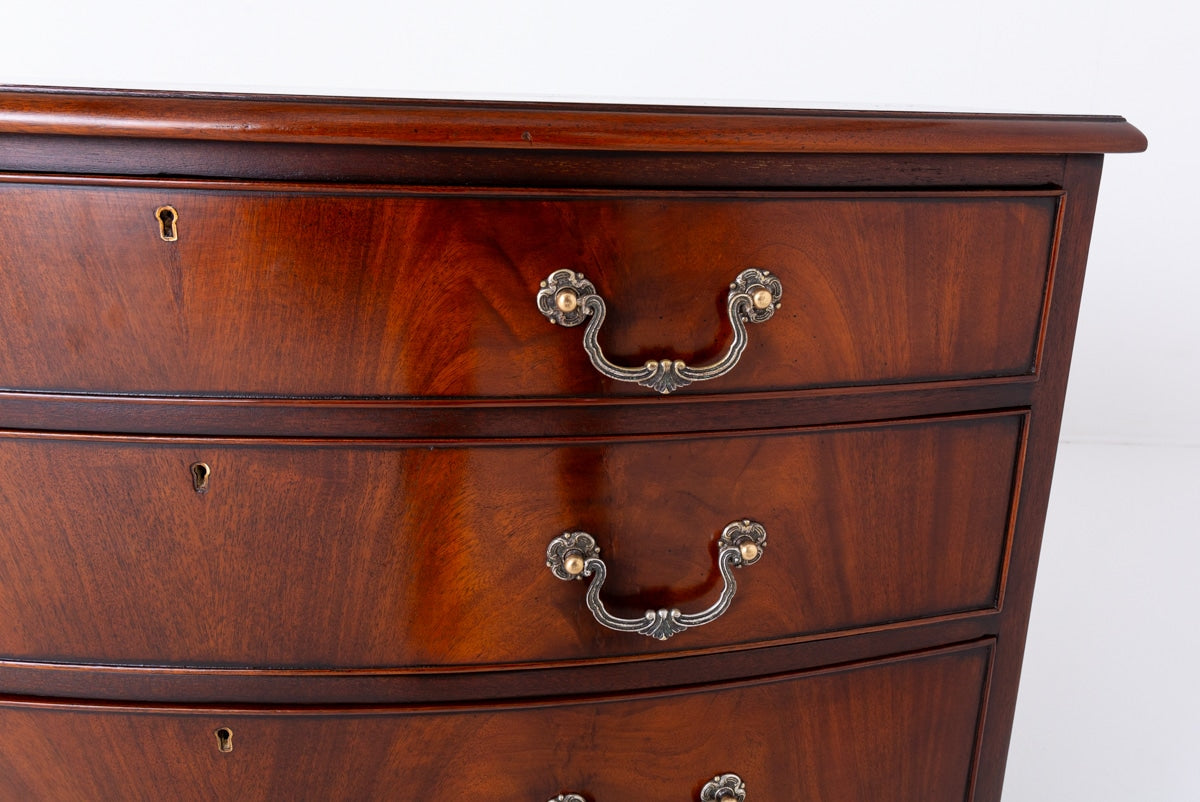 Mahogany Bow Front Chest of drawers.