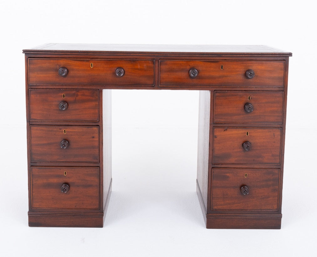 Good Quality Georgian Mahogany Pedestal Desk