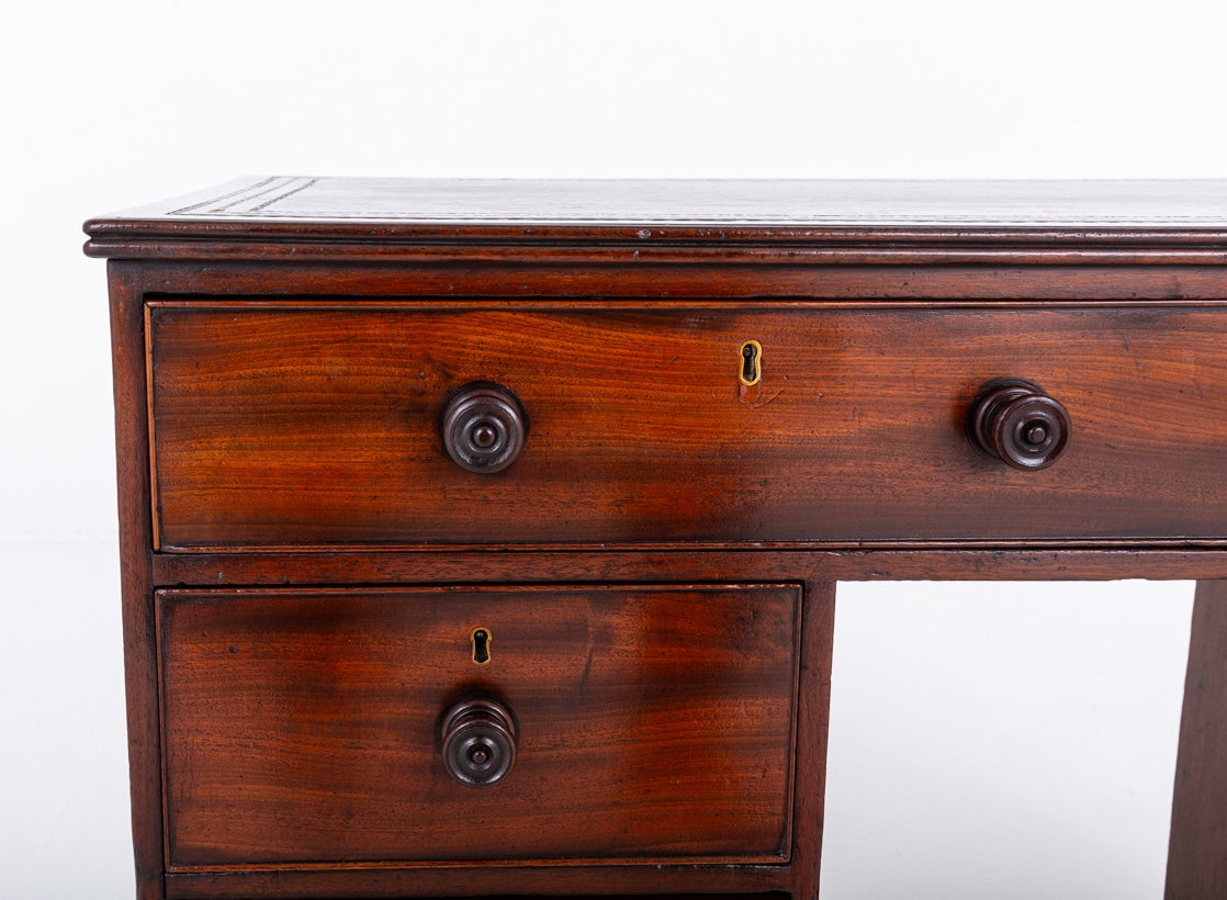 Good Quality Georgian Mahogany Pedestal Desk