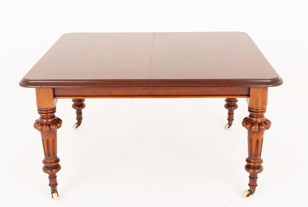 Victorian Mahogany 2 Leaf Extending Dining Table