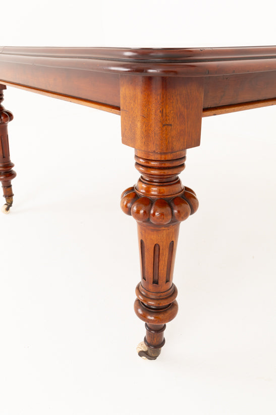 Victorian Mahogany 2 Leaf Extending Dining Table