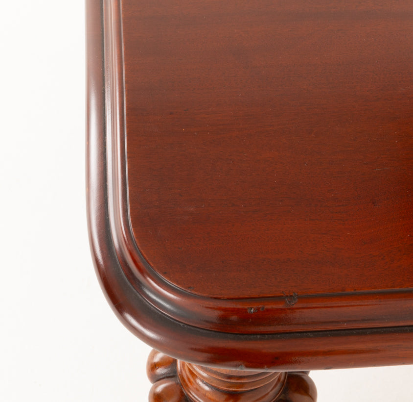 Victorian Mahogany 2 Leaf Extending Dining Table