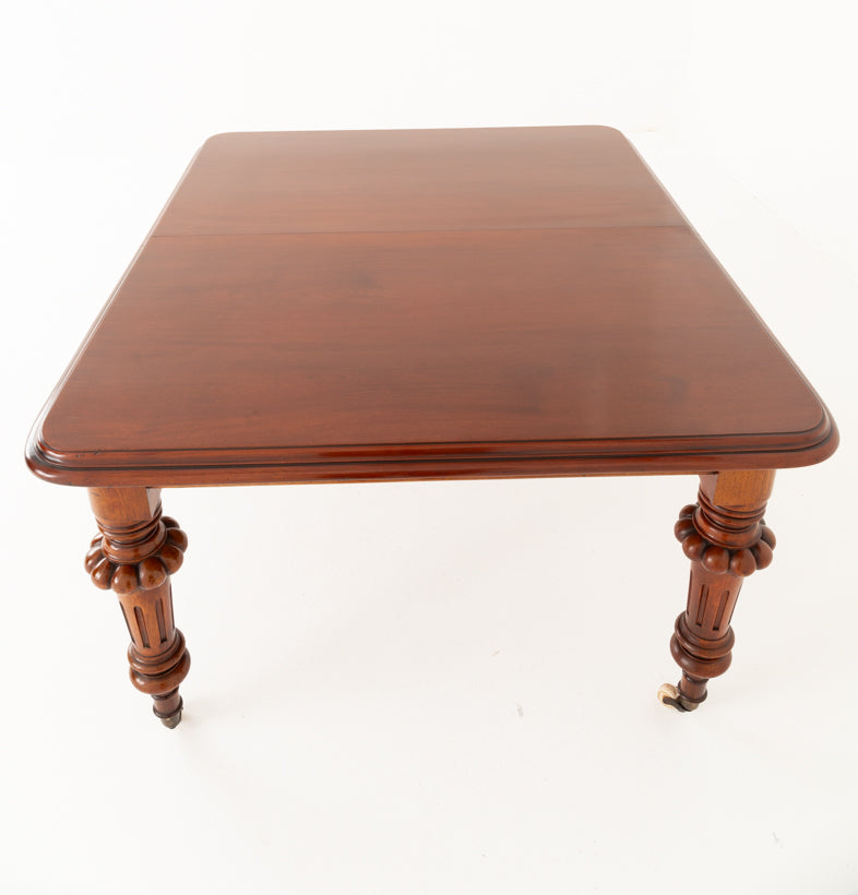 Victorian Mahogany 2 Leaf Extending Dining Table