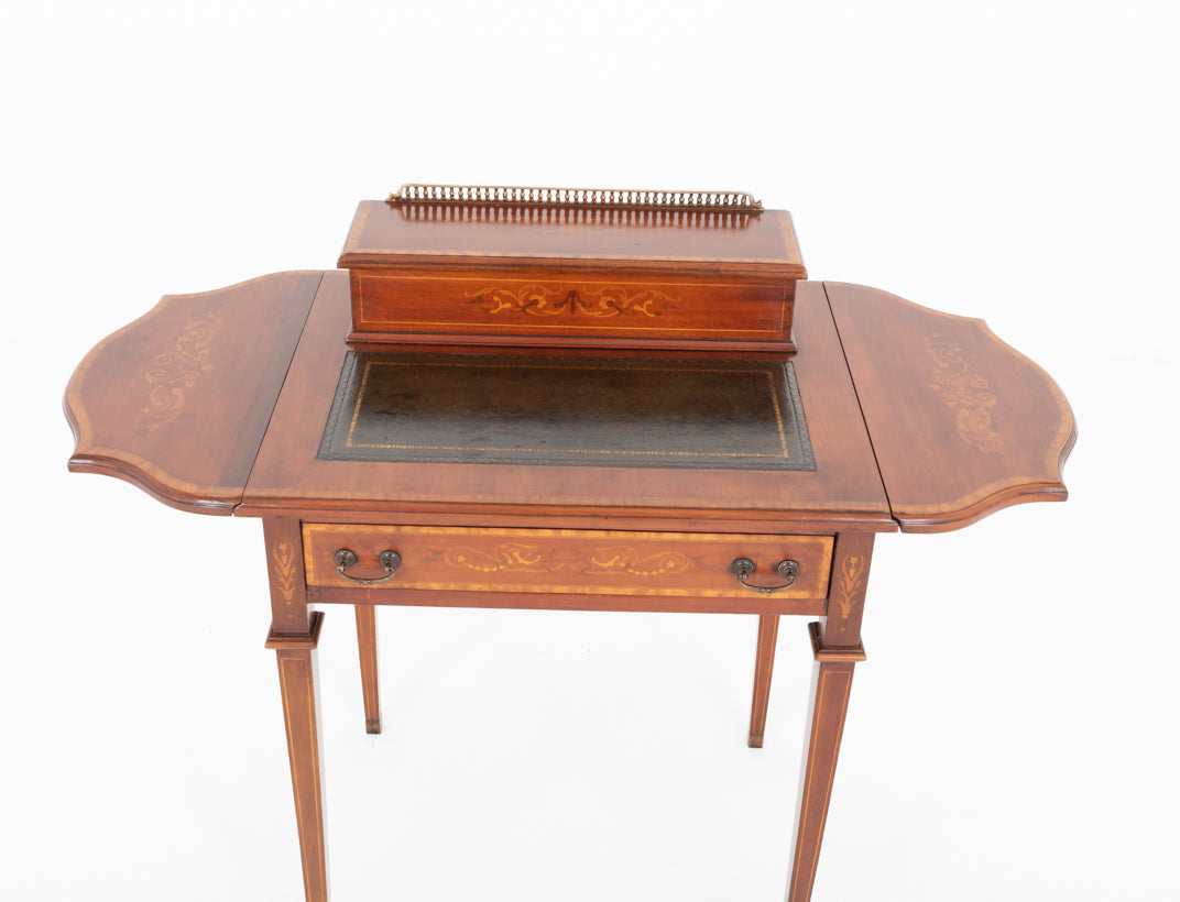 Pretty Sheraton Revival Mahogany Ladies Writing Table