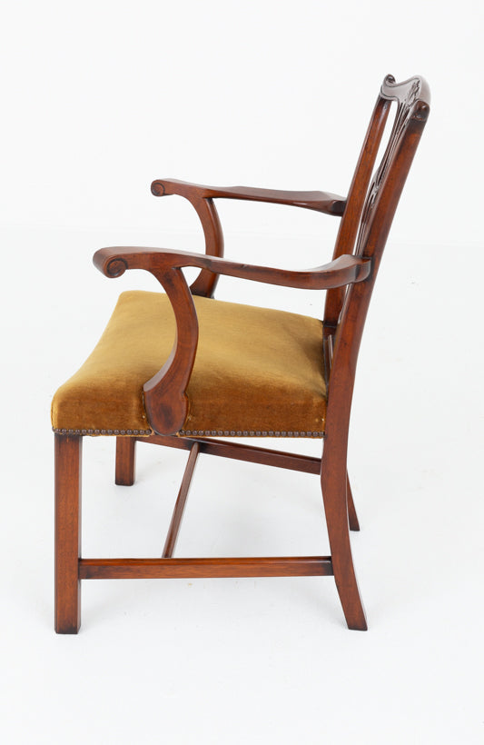 Set of 8 Mahogany Hepplewhite Style Dining Chairs