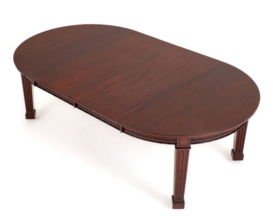 Good Quality Mahogany 2 Leaf Extending Dining Table