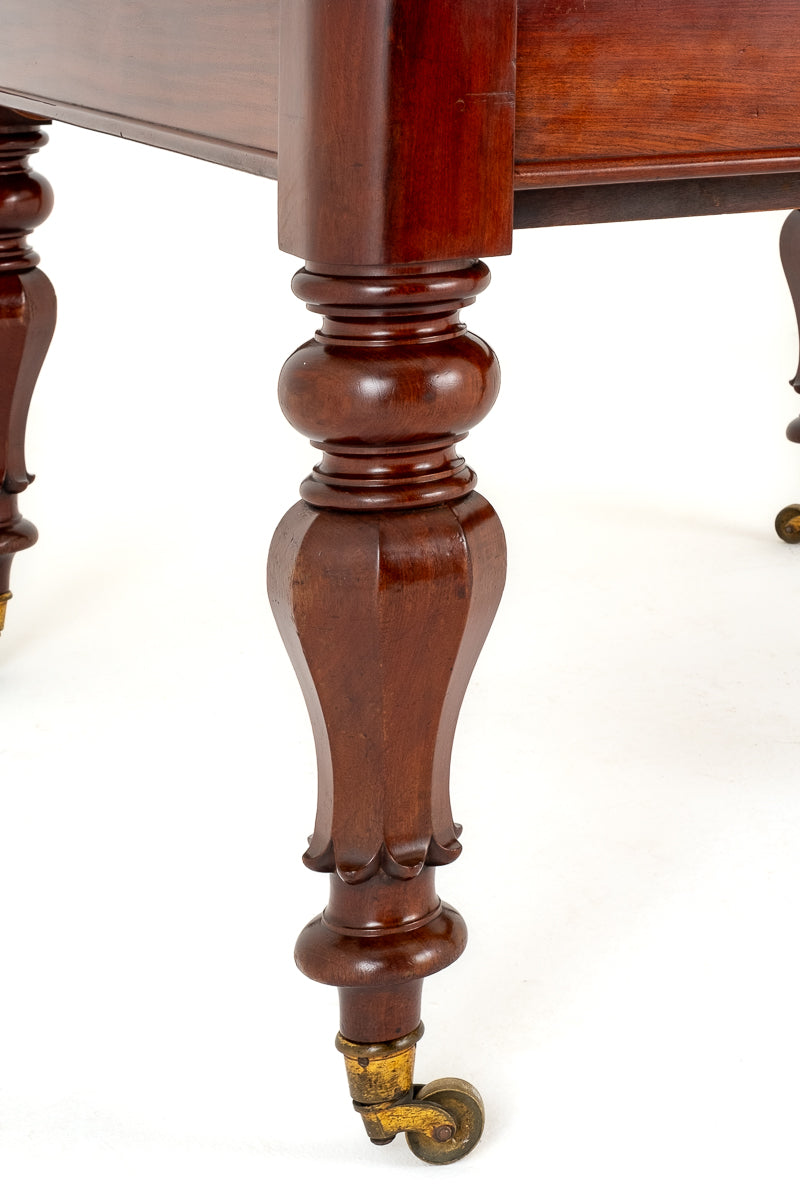 Rectangular William IV mahogany Extending Dining Table