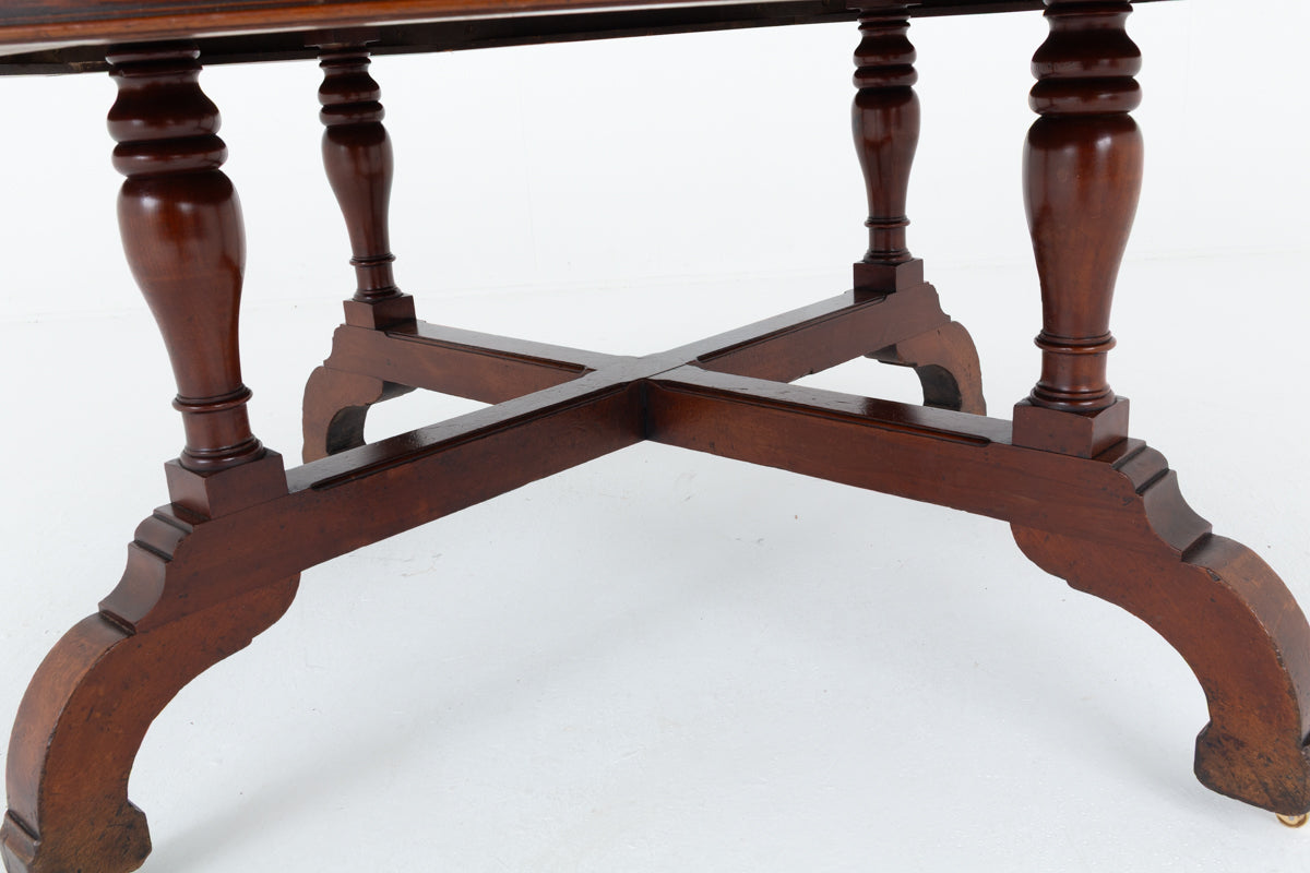 Large Victorian Mahogany Octagonal Centre / Dining Table
