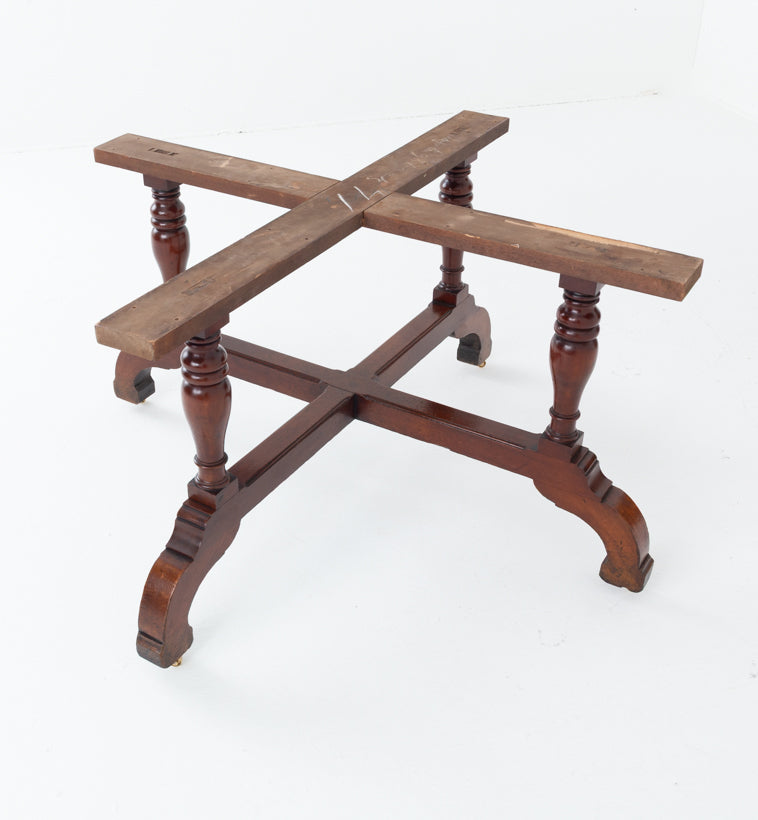 Large Victorian Mahogany Octagonal Centre / Dining Table