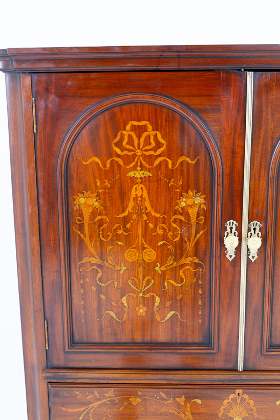 Amazing Quality Inlaid Lined Press of Small Proportions