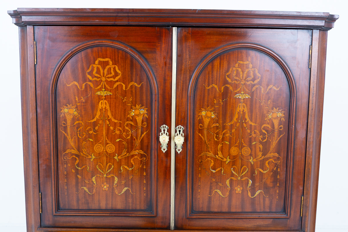 Amazing Quality Inlaid Lined Press of Small Proportions