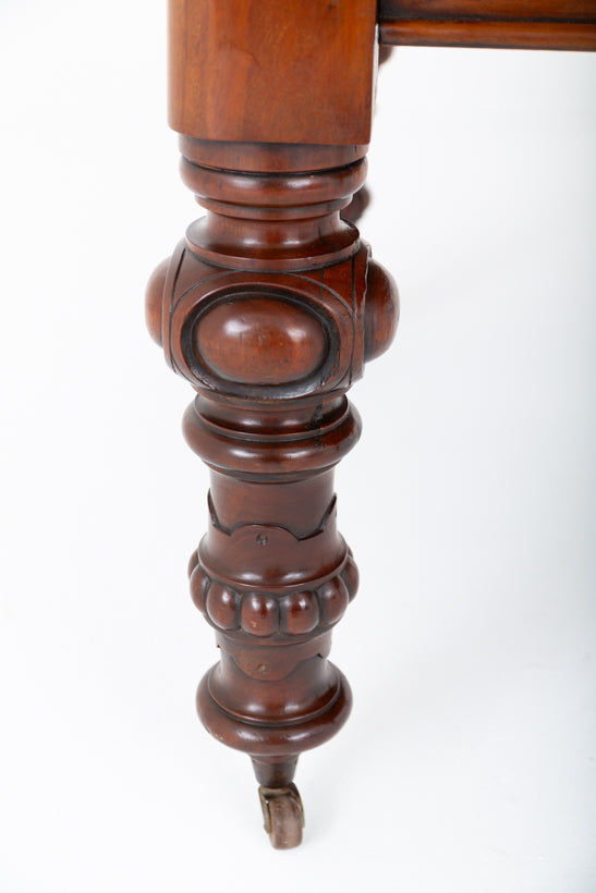 Victorian Mahogany 2 Leaf Extending Dining Table