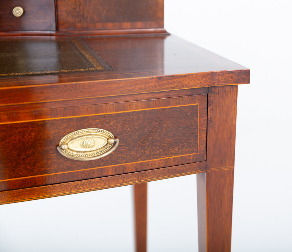 Pretty Mahogany Bonheur du Jour