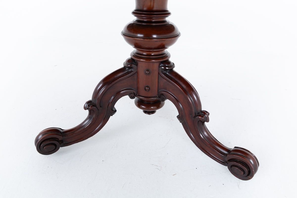 Quality Victorian Mahogany Circular Dining Table