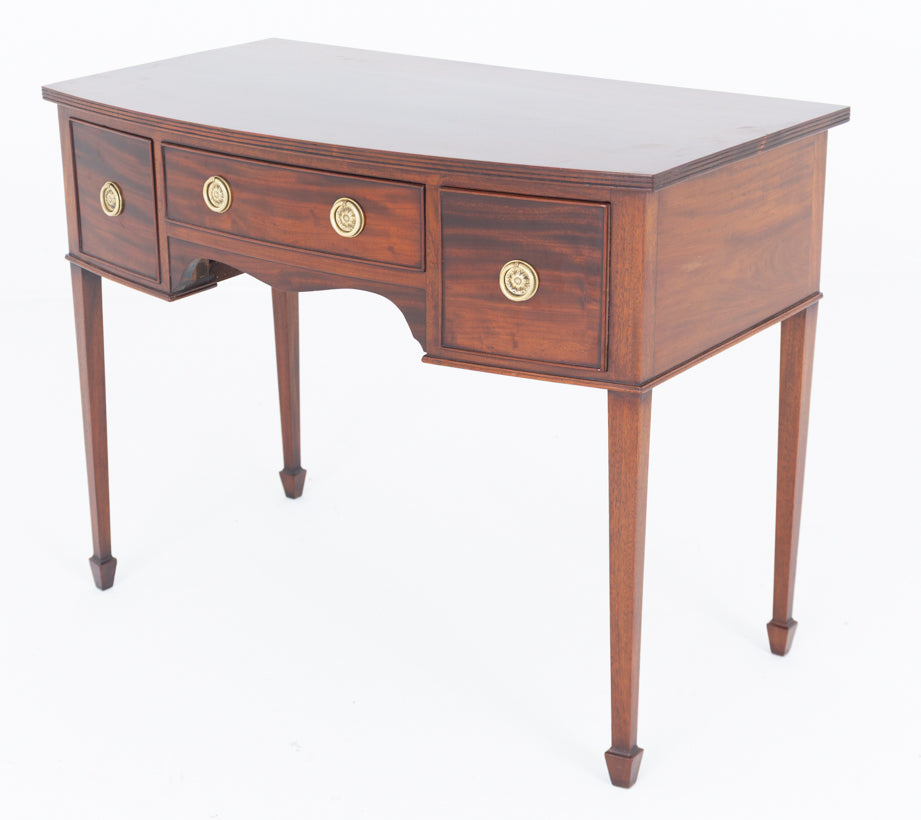 Georgian Mahogany Sideboard of small proportions