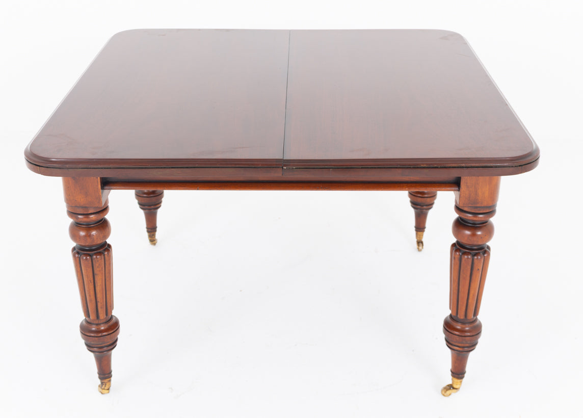 Victorian Mahogany 2 Leaf Extending Dining Table
