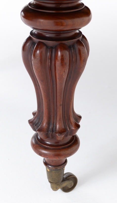 Large Victorian Mahogany Extending Dining Table