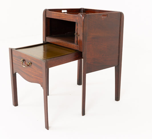 Georgian Mahogany Bedside Cabinet