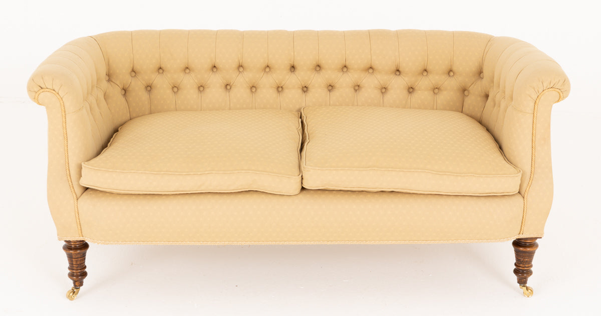 Victorian Elegant Upholstered Chesterfield