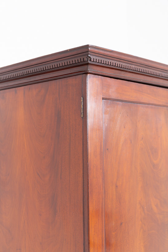 Georgian Mahogany Linen Press