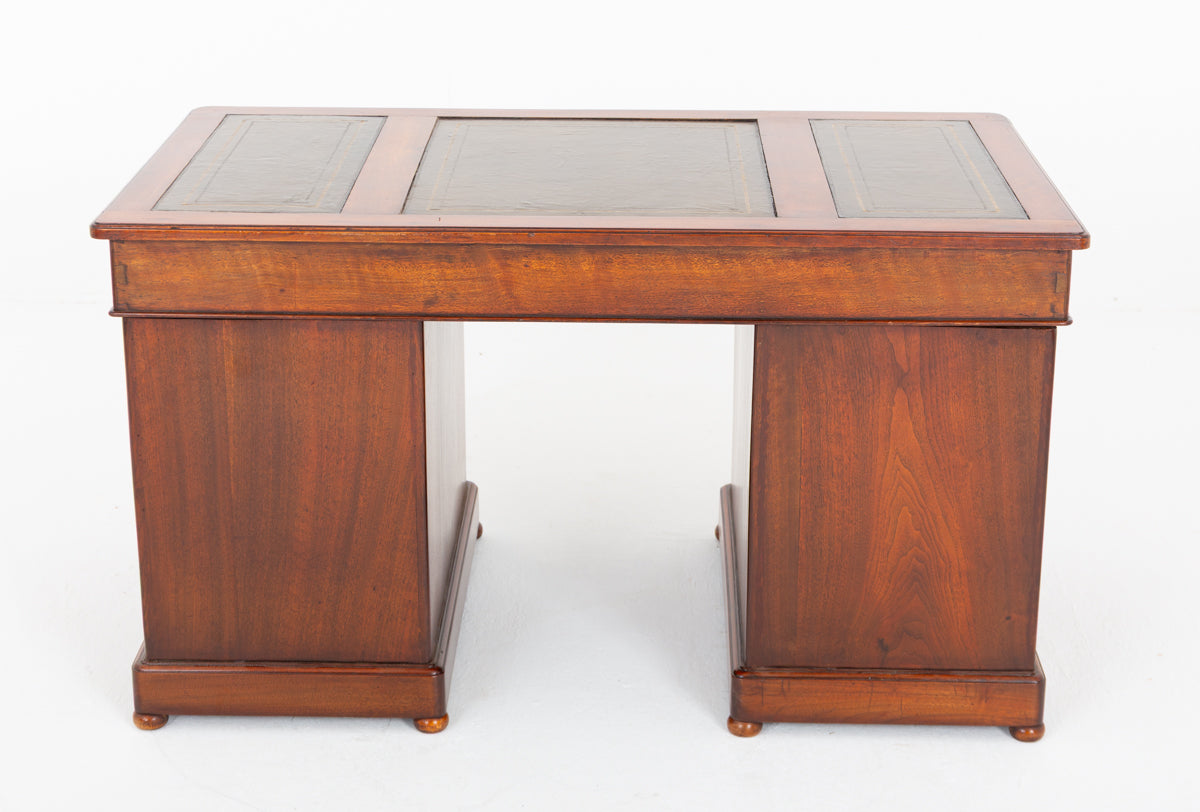 Victorian Mahogany 2 Pedestal Desk