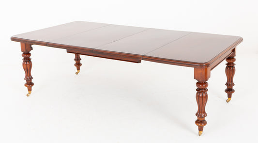 Victorian Mahogany 2 Leaf Extending Dining Table